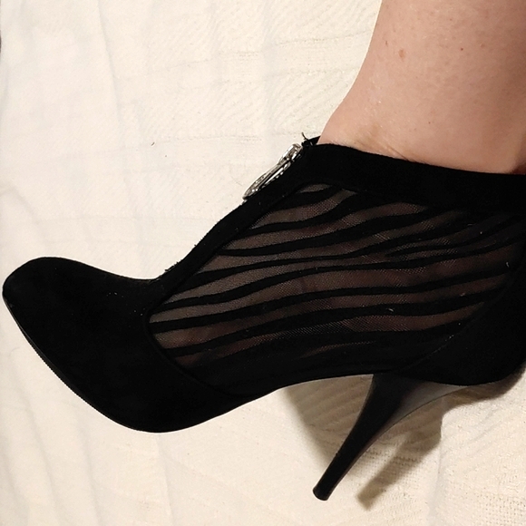 Michael Kors zebra patterned booties EUC - Picture 5 of 14